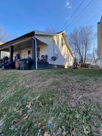 View of home's exterior 