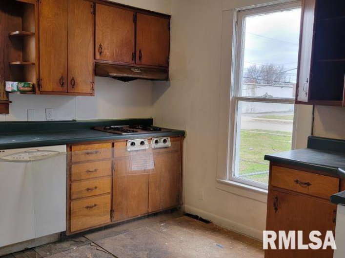 617 14TH Street, Herrin, Illinois 62948, 2 Bedrooms Bedrooms, 0 ,1 BathroomBathrooms,Residential,For Sale,14TH,0,RMAEB456627
