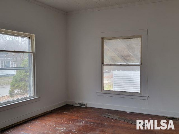 617 14TH Street, Herrin, Illinois 62948, 2 Bedrooms Bedrooms, 0 ,1 BathroomBathrooms,Residential,For Sale,14TH,0,RMAEB456627