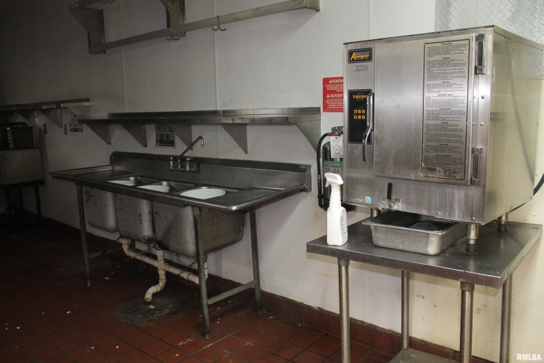 1125 MAIN Street, Carbondale, Illinois 62901, 0 , 0 ,0,Commercial Lease,For Sale,MAIN,0,RMAEB456625