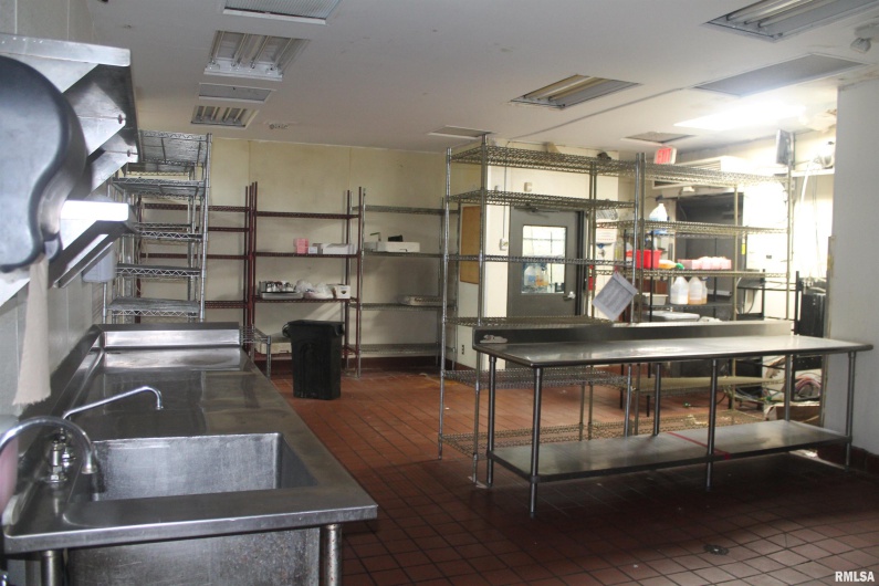 1125 MAIN Street, Carbondale, Illinois 62901, 0 , 0 ,0,Commercial Lease,For Sale,MAIN,0,RMAEB456625