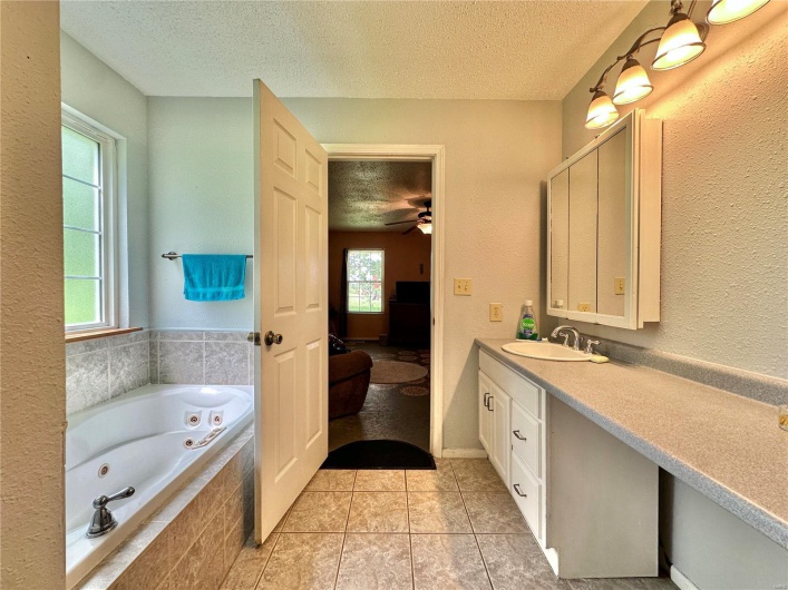 6624 State Route C, Ste Genevieve, Missouri 63670, 3 Bedrooms Bedrooms, 5 Rooms Rooms,2 BathroomsBathrooms,Residential,For Sale,State Route C,MAR24045902