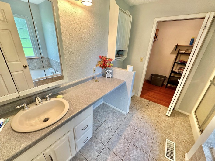 6624 State Route C, Ste Genevieve, Missouri 63670, 3 Bedrooms Bedrooms, 5 Rooms Rooms,2 BathroomsBathrooms,Residential,For Sale,State Route C,MAR24045902