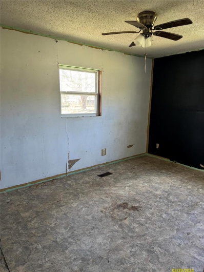 103 5th Street, Mill Spring, Missouri 63952, 3 Bedrooms Bedrooms, 6 Rooms Rooms,1 BathroomBathrooms,Residential,For Sale,5th,MAR24028729