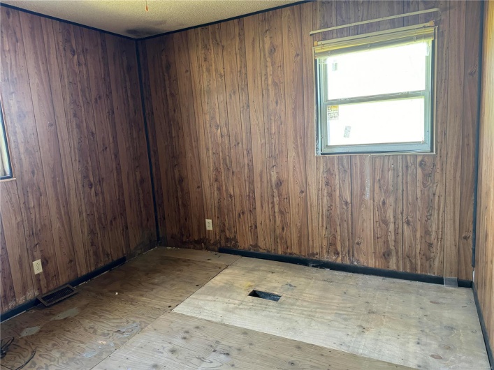 103 5th Street, Mill Spring, Missouri 63952, 3 Bedrooms Bedrooms, 6 Rooms Rooms,1 BathroomBathrooms,Residential,For Sale,5th,MAR24028729