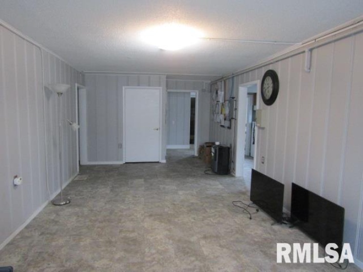 602 4TH Street, Rosiclare, Illinois 62982, 6 Bedrooms Bedrooms, 0 ,2 BathroomsBathrooms,Residential,For Sale,4TH,0,RMAEB456642
