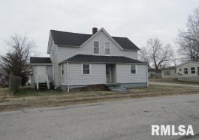 602 4TH Street, Rosiclare, Illinois 62982, 6 Bedrooms Bedrooms, 0 ,2 BathroomsBathrooms,Residential,For Sale,4TH,0,RMAEB456642