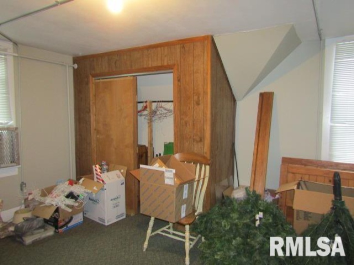 602 4TH Street, Rosiclare, Illinois 62982, 6 Bedrooms Bedrooms, 0 ,2 BathroomsBathrooms,Residential,For Sale,4TH,0,RMAEB456642