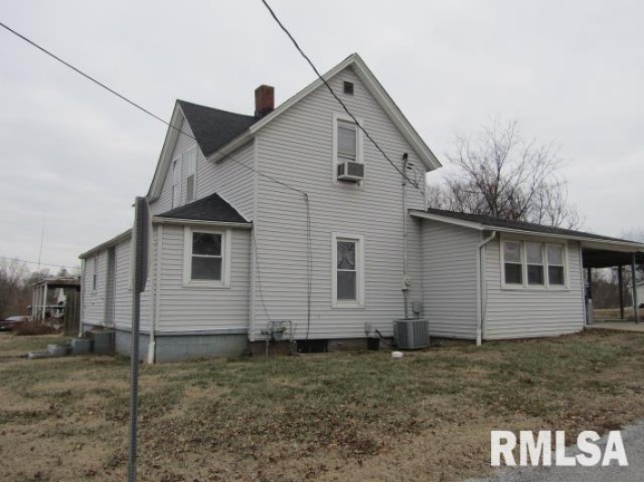 602 4TH Street, Rosiclare, Illinois 62982, 6 Bedrooms Bedrooms, 0 ,2 BathroomsBathrooms,Residential,For Sale,4TH,0,RMAEB456642