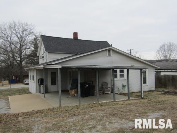 602 4TH Street, Rosiclare, Illinois 62982, 6 Bedrooms Bedrooms, 0 ,2 BathroomsBathrooms,Residential,For Sale,4TH,0,RMAEB456642