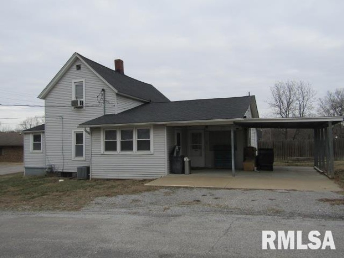 602 4TH Street, Rosiclare, Illinois 62982, 6 Bedrooms Bedrooms, 0 ,2 BathroomsBathrooms,Residential,For Sale,4TH,0,RMAEB456642