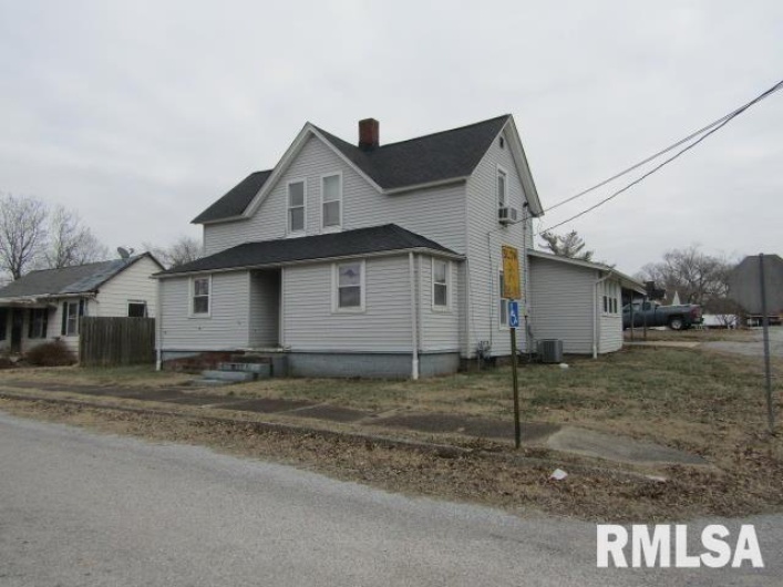 602 4TH Street, Rosiclare, Illinois 62982, 6 Bedrooms Bedrooms, 0 ,2 BathroomsBathrooms,Residential,For Sale,4TH,0,RMAEB456642