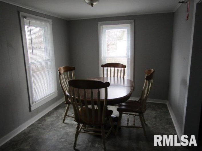 602 4TH Street, Rosiclare, Illinois 62982, 6 Bedrooms Bedrooms, 0 ,2 BathroomsBathrooms,Residential,For Sale,4TH,0,RMAEB456642