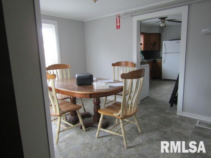 602 4TH Street, Rosiclare, Illinois 62982, 6 Bedrooms Bedrooms, 0 ,2 BathroomsBathrooms,Residential,For Sale,4TH,0,RMAEB456642