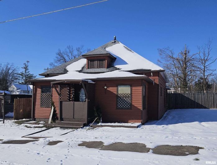 1555 REED Street, Eldorado, Illinois 62930, 2 Bedrooms Bedrooms, 0 ,2 BathroomsBathrooms,Residential,For Sale,REED,0,RMAEB456656