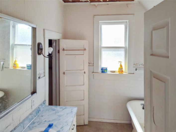 204 West Street, Perryville, Missouri 63775, 2 Bedrooms Bedrooms, 6 Rooms Rooms,2 BathroomsBathrooms,Residential,For Sale,West,MAR25006019