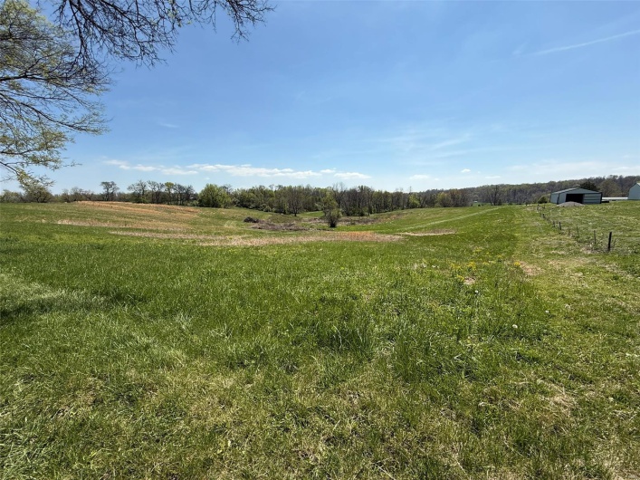 434 Whispering Wind Lane, Cape Girardeau, Missouri 63701, 4 Bedrooms Bedrooms, 5 Rooms Rooms,2 BathroomsBathrooms,Farm,For Sale,Whispering Wind,MAR25006187