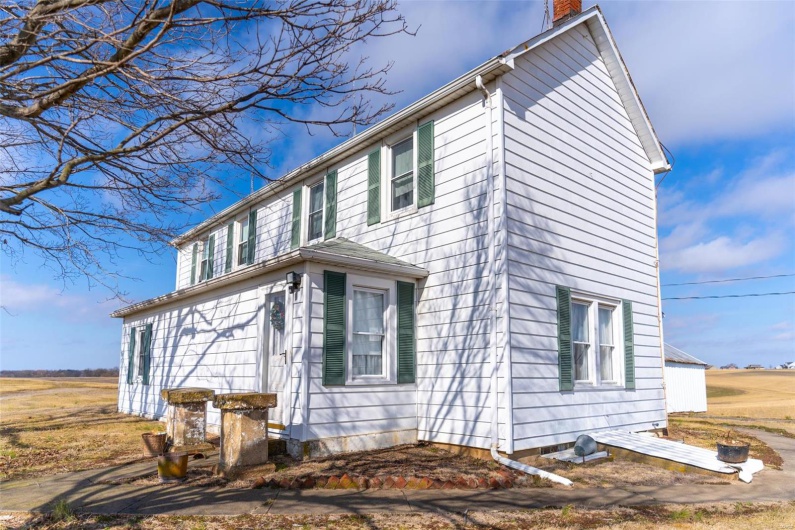 View of side of home
