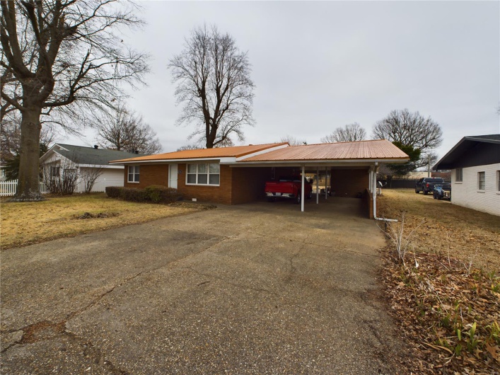 706 Smith Street, Malden, Missouri 63863, 3 Bedrooms Bedrooms, 8 Rooms Rooms,2 BathroomsBathrooms,Residential,For Sale,Smith,MAR25006382