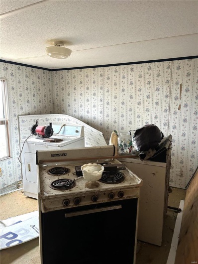 2977 221 cnty hwy, Bragg City, Missouri 63827, 2 Bedrooms Bedrooms, 5 Rooms Rooms,1 BathroomBathrooms,Residential,For Sale,221 cnty hwy,MAR25006362