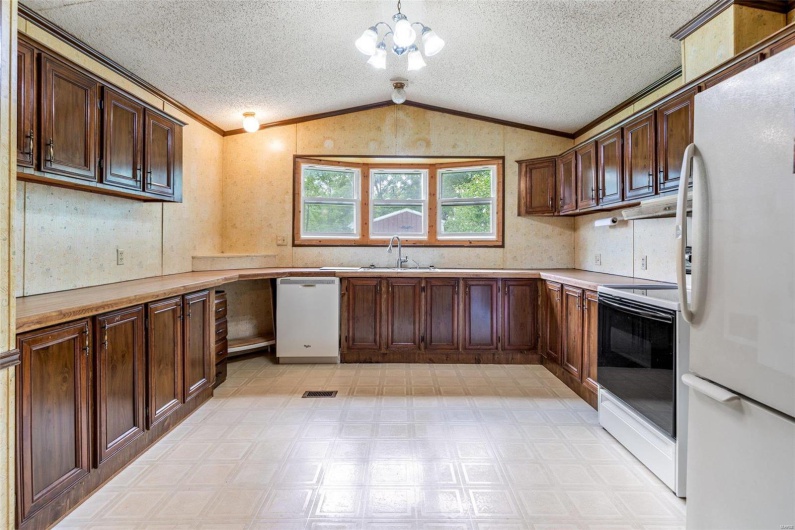 5857 Highway E, Fredericktown, Missouri 63645, 2 Bedrooms Bedrooms, 5 Rooms Rooms,1 BathroomBathrooms,Residential,For Sale,Highway E,MAR24046990