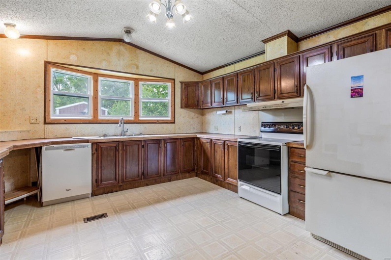 5857 Highway E, Fredericktown, Missouri 63645, 2 Bedrooms Bedrooms, 5 Rooms Rooms,1 BathroomBathrooms,Residential,For Sale,Highway E,MAR24046990