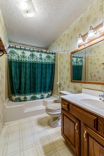 5857 Highway E, Fredericktown, Missouri 63645, 2 Bedrooms Bedrooms, 5 Rooms Rooms,1 BathroomBathrooms,Residential,For Sale,Highway E,MAR24046990