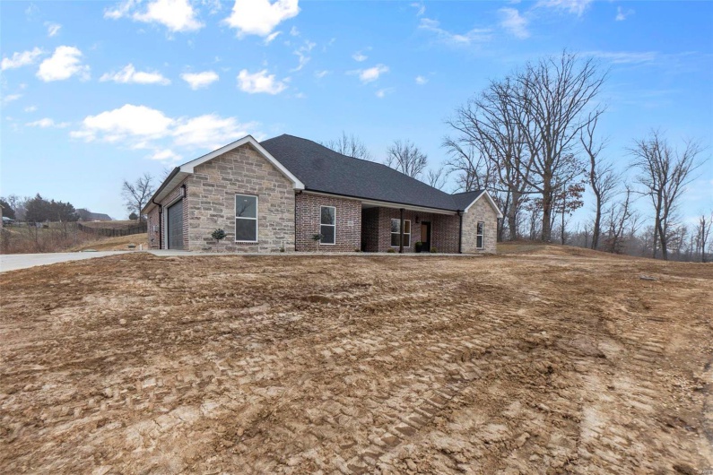 151 Old Wagon Trail, Jackson, Missouri 63755, 3 Bedrooms Bedrooms, 6 Rooms Rooms,2 BathroomsBathrooms,Residential,For Sale,Old Wagon,MAR25006046