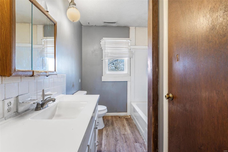 8 Crescent Drive, Viburnum, Missouri 65566, 3 Bedrooms Bedrooms, 6 Rooms Rooms,2 BathroomsBathrooms,Residential,For Sale,Crescent,MAR25005763