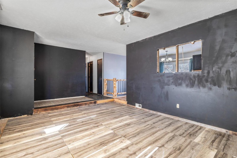 8 Crescent Drive, Viburnum, Missouri 65566, 3 Bedrooms Bedrooms, 6 Rooms Rooms,2 BathroomsBathrooms,Residential,For Sale,Crescent,MAR25005763