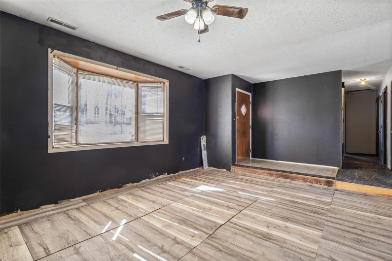 8 Crescent Drive, Viburnum, Missouri 65566, 3 Bedrooms Bedrooms, 6 Rooms Rooms,2 BathroomsBathrooms,Residential,For Sale,Crescent,MAR25005763