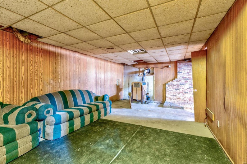 8 Crescent Drive, Viburnum, Missouri 65566, 3 Bedrooms Bedrooms, 6 Rooms Rooms,2 BathroomsBathrooms,Residential,For Sale,Crescent,MAR25005763
