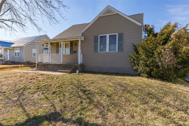 215 Virginia Street, Ste Genevieve, Missouri 63670, 4 Bedrooms Bedrooms, 13 Rooms Rooms,2 BathroomsBathrooms,Residential,For Sale,Virginia Street,MAR25005950