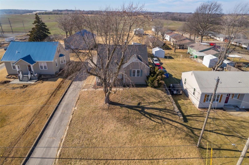 215 Virginia Street, Ste Genevieve, Missouri 63670, 4 Bedrooms Bedrooms, 13 Rooms Rooms,2 BathroomsBathrooms,Residential,For Sale,Virginia Street,MAR25005950