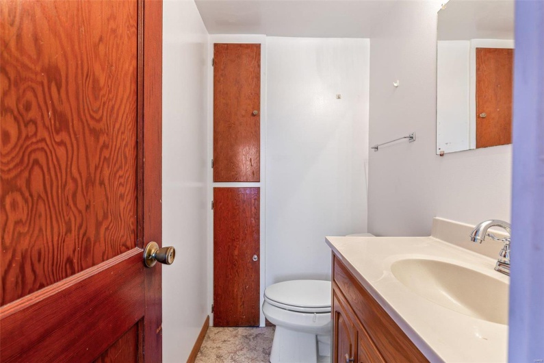215 Virginia Street, Ste Genevieve, Missouri 63670, 4 Bedrooms Bedrooms, 13 Rooms Rooms,2 BathroomsBathrooms,Residential,For Sale,Virginia Street,MAR25005950