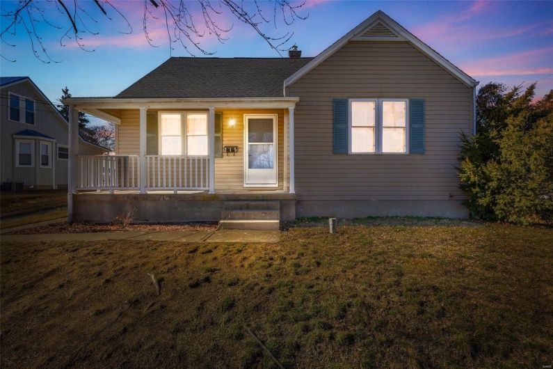 215 Virginia Street, Ste Genevieve, Missouri 63670, 4 Bedrooms Bedrooms, 13 Rooms Rooms,2 BathroomsBathrooms,Residential,For Sale,Virginia Street,MAR25005950