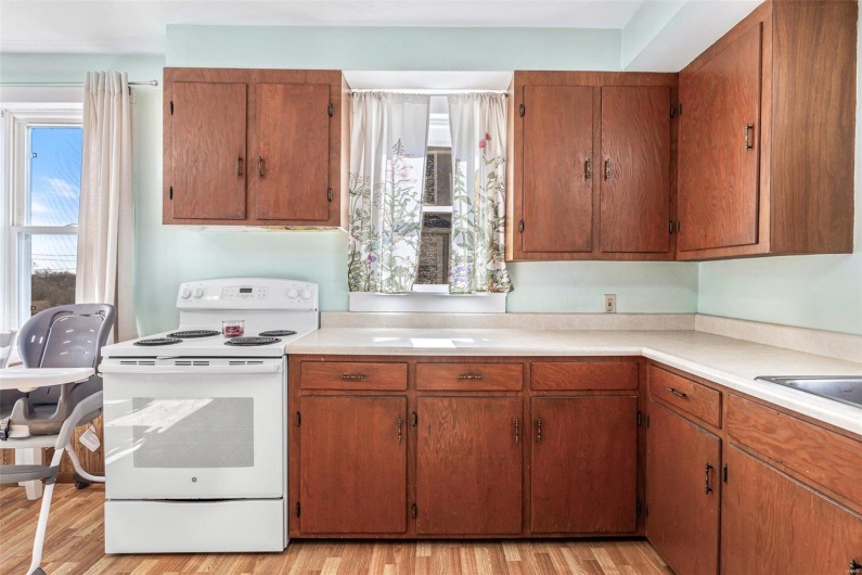 215 Virginia Street, Ste Genevieve, Missouri 63670, 4 Bedrooms Bedrooms, 13 Rooms Rooms,2 BathroomsBathrooms,Residential,For Sale,Virginia Street,MAR25005950
