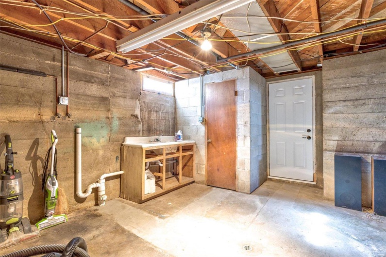 215 Virginia Street, Ste Genevieve, Missouri 63670, 4 Bedrooms Bedrooms, 13 Rooms Rooms,2 BathroomsBathrooms,Residential,For Sale,Virginia Street,MAR25005950
