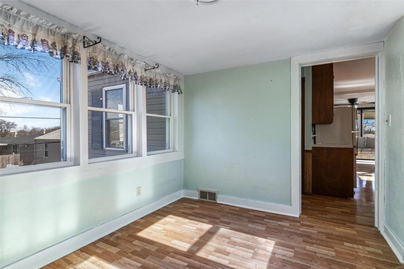 215 Virginia Street, Ste Genevieve, Missouri 63670, 4 Bedrooms Bedrooms, 13 Rooms Rooms,2 BathroomsBathrooms,Residential,For Sale,Virginia Street,MAR25005950