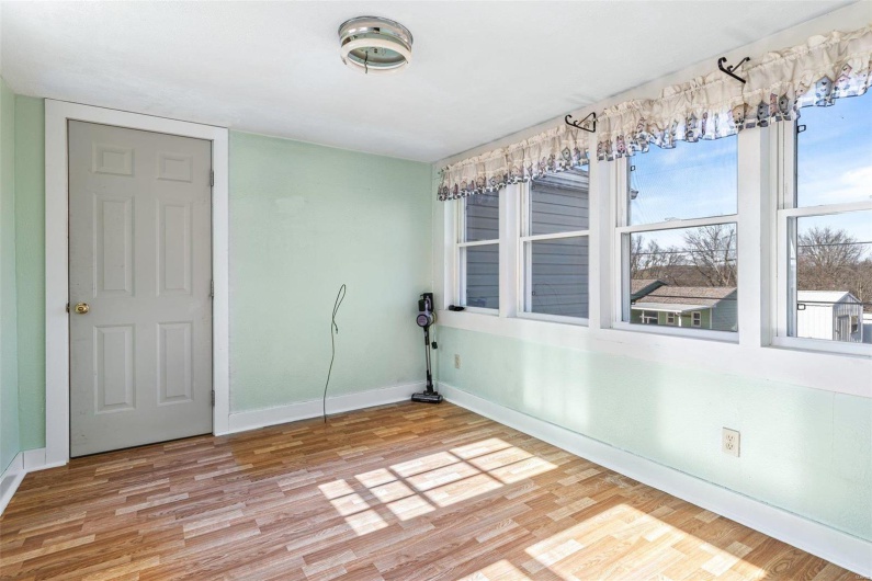 215 Virginia Street, Ste Genevieve, Missouri 63670, 4 Bedrooms Bedrooms, 13 Rooms Rooms,2 BathroomsBathrooms,Residential,For Sale,Virginia Street,MAR25005950
