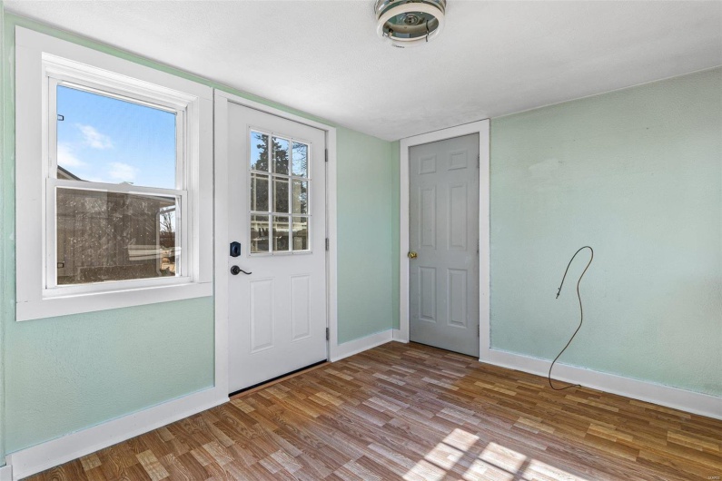 215 Virginia Street, Ste Genevieve, Missouri 63670, 4 Bedrooms Bedrooms, 13 Rooms Rooms,2 BathroomsBathrooms,Residential,For Sale,Virginia Street,MAR25005950