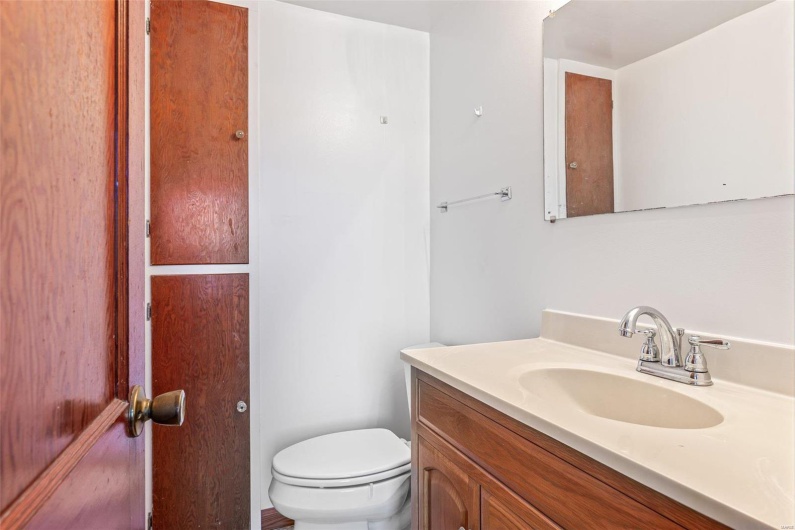 215 Virginia Street, Ste Genevieve, Missouri 63670, 4 Bedrooms Bedrooms, 13 Rooms Rooms,2 BathroomsBathrooms,Residential,For Sale,Virginia Street,MAR25005950