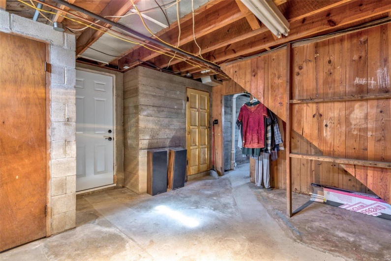 215 Virginia Street, Ste Genevieve, Missouri 63670, 4 Bedrooms Bedrooms, 13 Rooms Rooms,2 BathroomsBathrooms,Residential,For Sale,Virginia Street,MAR25005950