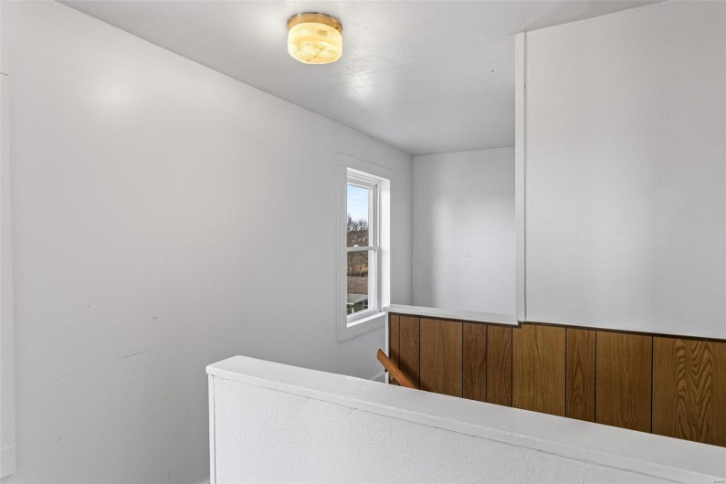 215 Virginia Street, Ste Genevieve, Missouri 63670, 4 Bedrooms Bedrooms, 13 Rooms Rooms,2 BathroomsBathrooms,Residential,For Sale,Virginia Street,MAR25005950