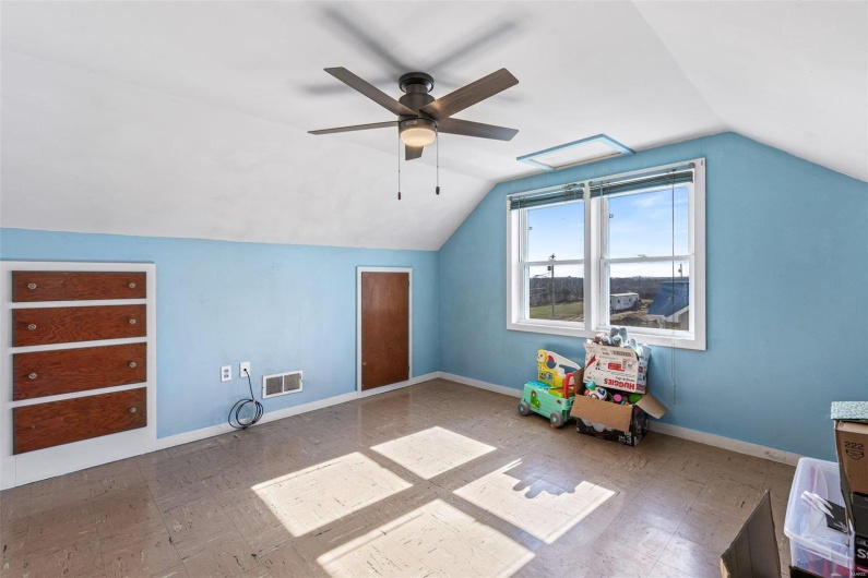 215 Virginia Street, Ste Genevieve, Missouri 63670, 4 Bedrooms Bedrooms, 13 Rooms Rooms,2 BathroomsBathrooms,Residential,For Sale,Virginia Street,MAR25005950