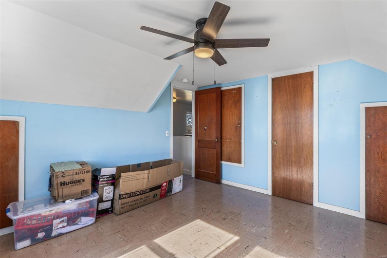 215 Virginia Street, Ste Genevieve, Missouri 63670, 4 Bedrooms Bedrooms, 13 Rooms Rooms,2 BathroomsBathrooms,Residential,For Sale,Virginia Street,MAR25005950