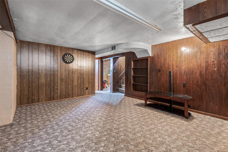 215 Virginia Street, Ste Genevieve, Missouri 63670, 4 Bedrooms Bedrooms, 13 Rooms Rooms,2 BathroomsBathrooms,Residential,For Sale,Virginia Street,MAR25005950