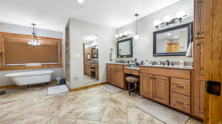 302 Deer Run Acres A, Williamsville, Missouri 63967, 3 Bedrooms Bedrooms, 8 Rooms Rooms,2 BathroomsBathrooms,Residential,For Sale,Deer Run Acres A,MAR25006731
