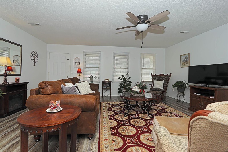 918 Susan Street, Dexter, Missouri 63841, 3 Bedrooms Bedrooms, 5 Rooms Rooms,2 BathroomsBathrooms,Residential,For Sale,Susan,MAR25006784