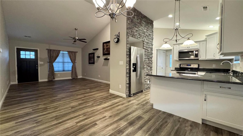 70 Pecan Tree Lane, Farmington, Missouri 63640, 2 Bedrooms Bedrooms, 5 Rooms Rooms,2 BathroomsBathrooms,Residential,For Sale,Pecan Tree,MAR25005834